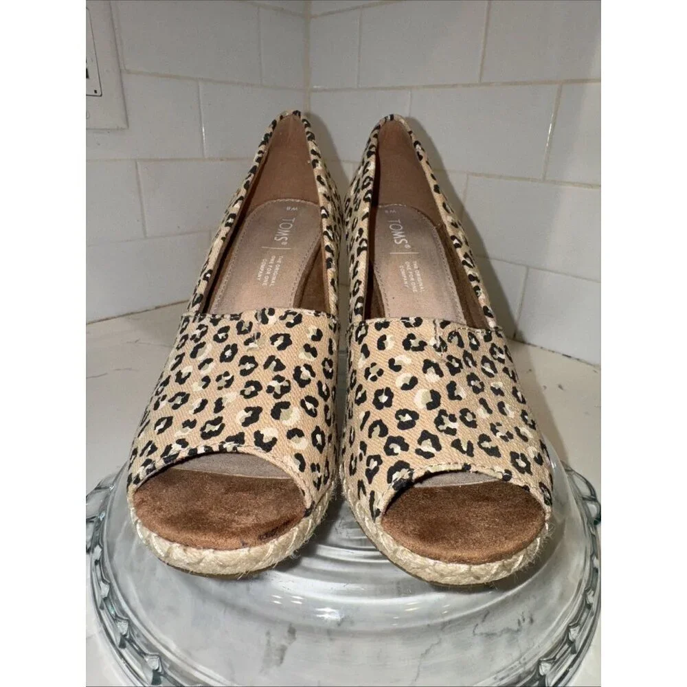 Toms Women Size 8 Michelle Cheetah Print Stacked Heel Slip On Wedge Peep Toe - Picture 2 of 14